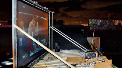 Outdoor projector screen - Short throw projector